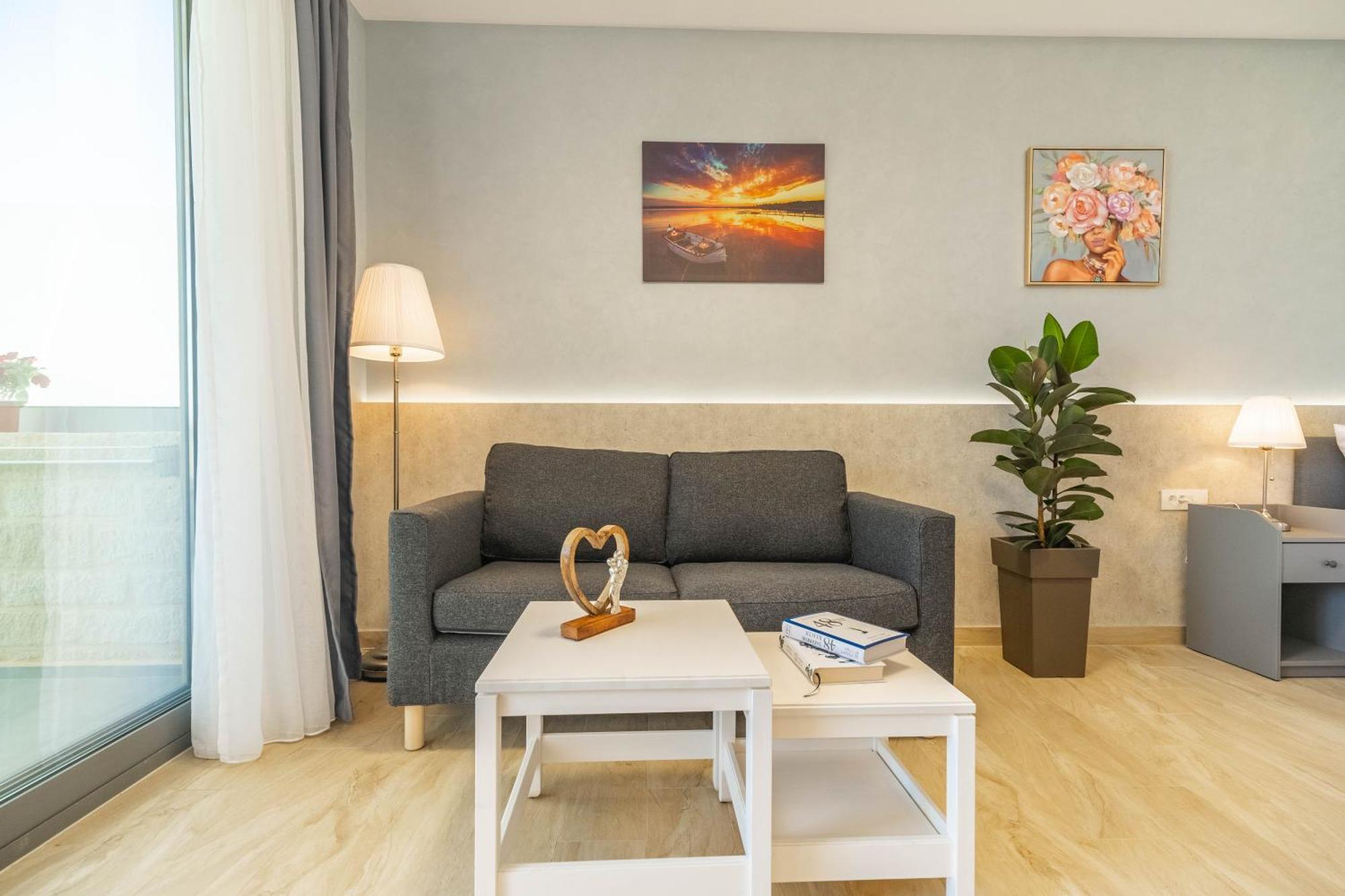 Amour Relax Hotel Almirida エクステリア 写真
